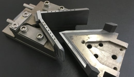 スライド式カッター10