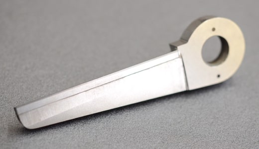 ひねり包装用カッター